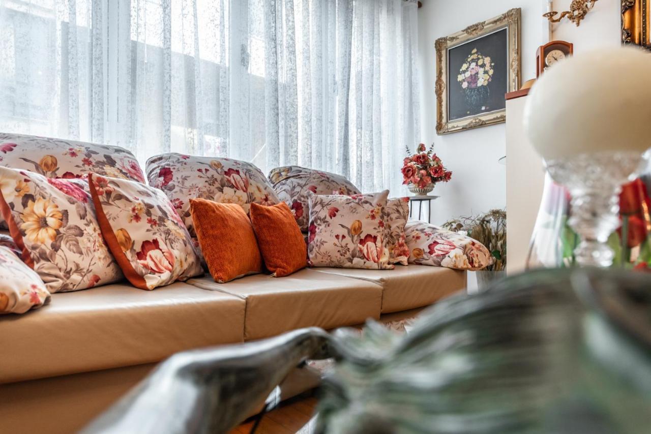 Vintage And Warm 2Br Apartament In Tirana Exteriör bild