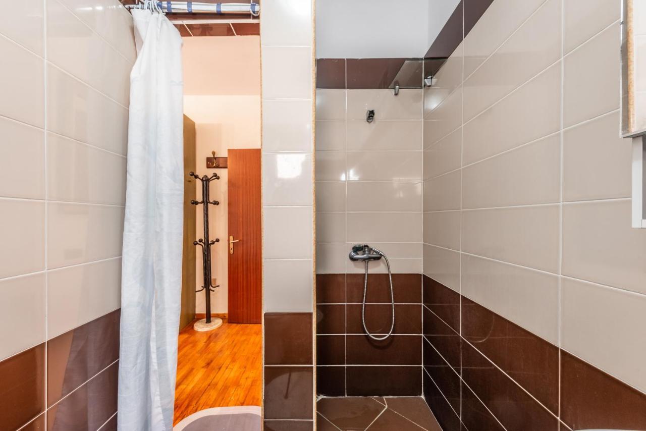 Vintage And Warm 2Br Apartament In Tirana Exteriör bild