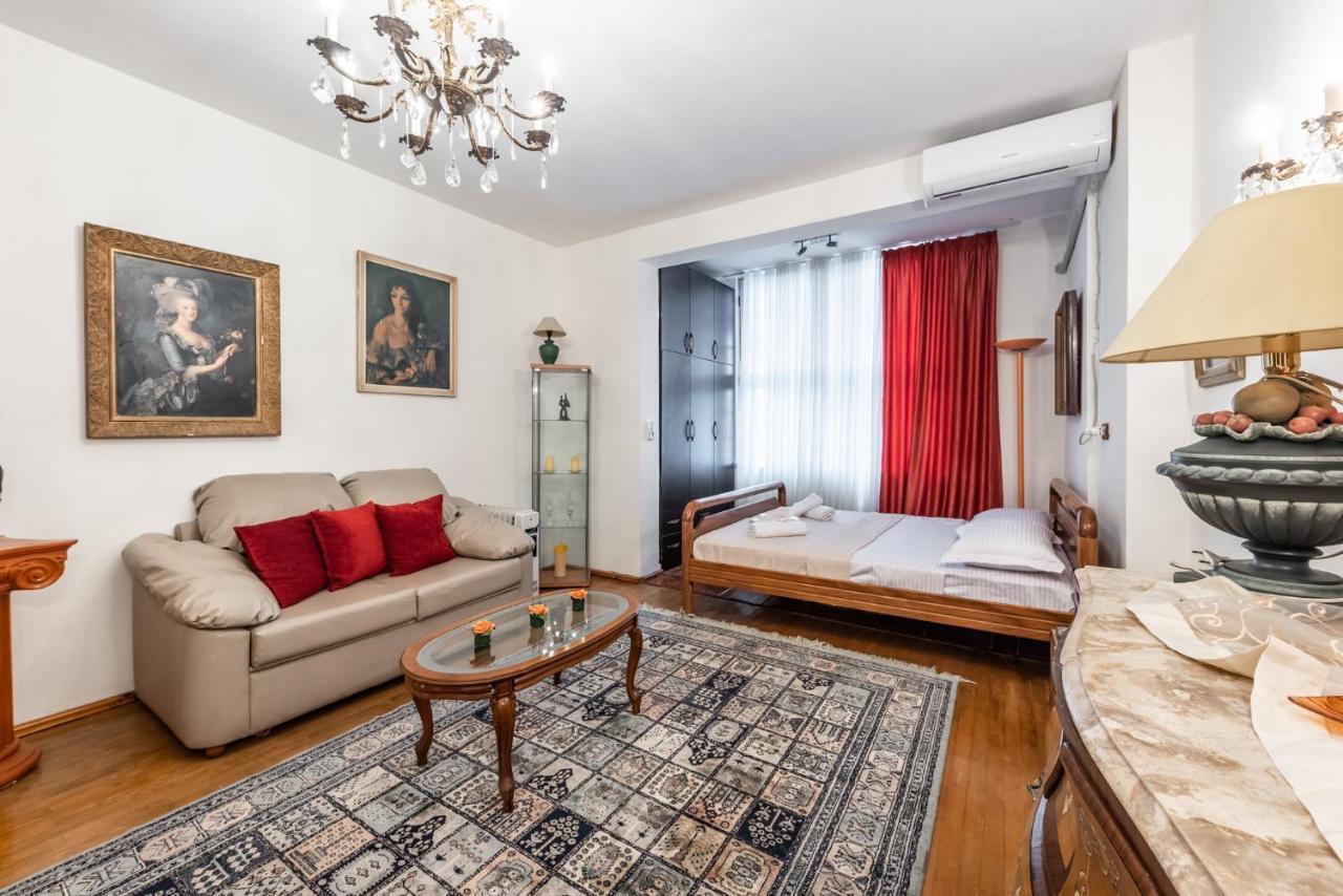 Vintage And Warm 2Br Apartament In Tirana Exteriör bild